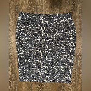 Ann Taylor Blue and White Patterned Women's Skirt